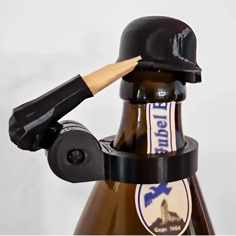 Wine Beer Hat - Grappige bierfleshelm Creatieve wijn soldaat groet